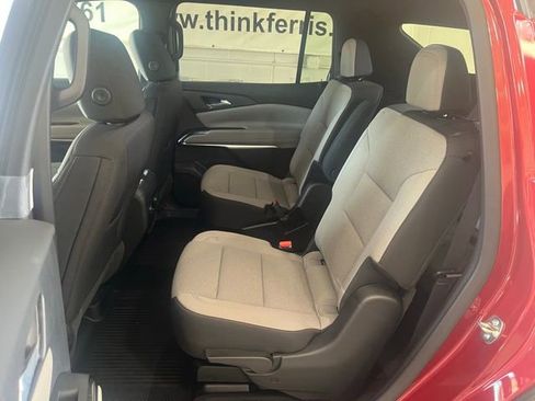 New 2025 Chevrolet Traverse LT w/ LPO, Floor Liner Package image 20