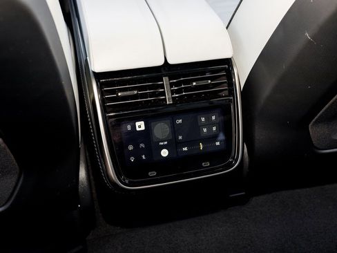 Used 2025 Rivian R1S Adventure image 31