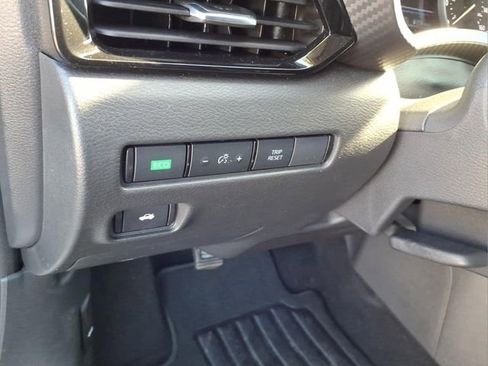 Used 2025 Nissan Sentra SV w/ Trunk Package FWD image 14