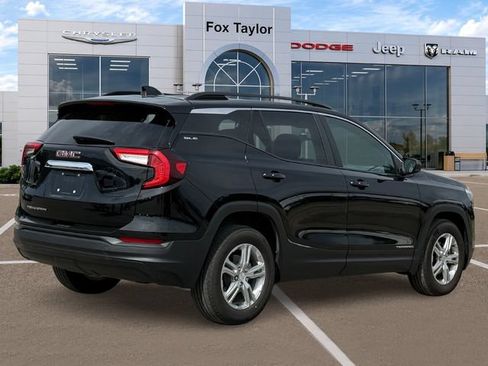 Used 2023 GMC Terrain SLE w/ Driver Convenience Package FWD image 4