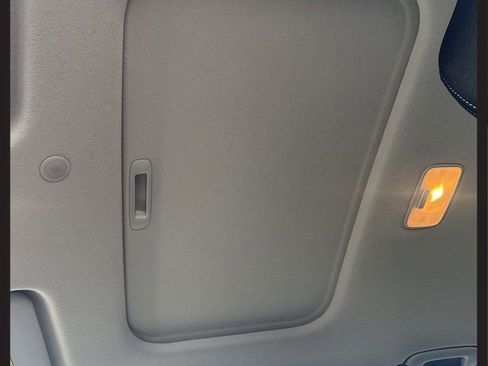 Used 2023 Hyundai Venue SEL w/ Cargo Package image 27