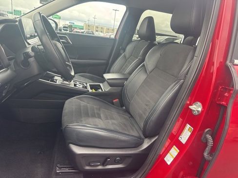 Used 2024 Mitsubishi Outlander FWD image 18