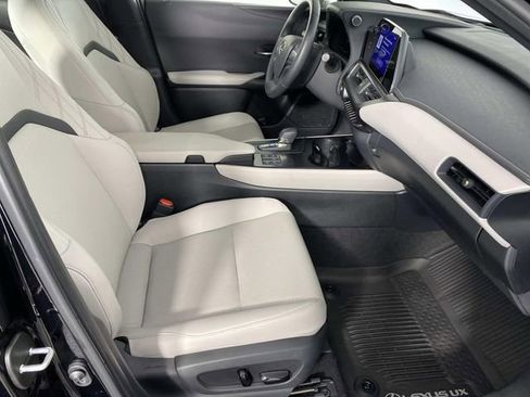 Used 2025 Lexus UX 300h AWD image 11