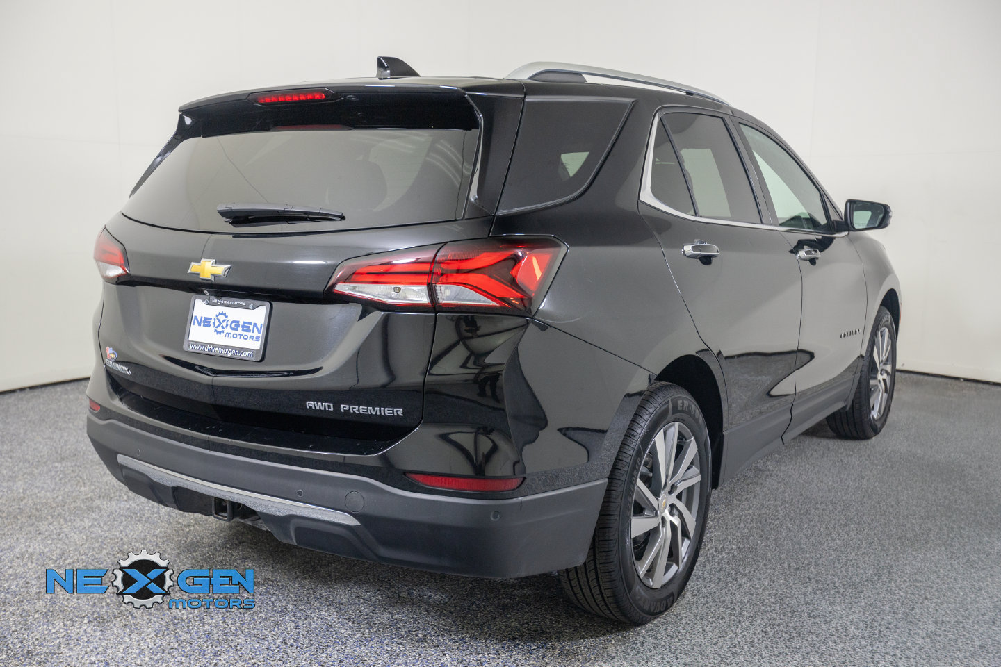 Used 2024 Chevrolet Equinox Premier AWD/4WD image 38