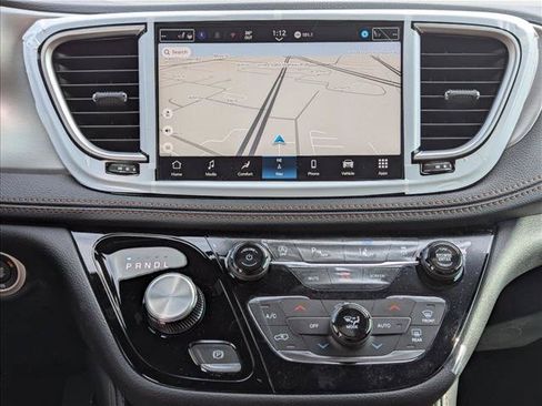 New 2026 Chrysler Pacifica Pinnacle AWD/4WD image 13