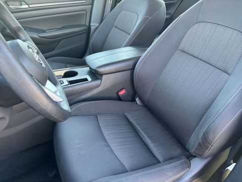 Used 2025 Nissan Altima 2.5 SV image 35