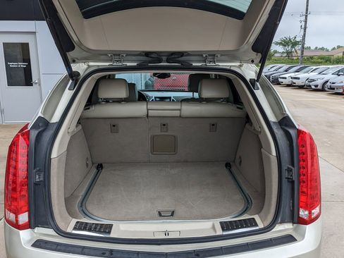 Used 2014 Cadillac SRX Luxury w/ Driver Awareness Package image 4