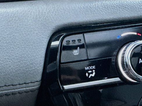 Used 2025 Honda Pilot Touring image 21