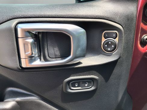 Used 2021 Jeep Gladiator Mojave image 16