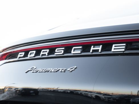 Used 2023 Porsche Panamera 4 image 36