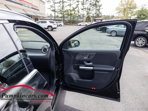 Used 2023 Mercedes-Benz GLA 250 4MATIC w/ Premium Package image 21