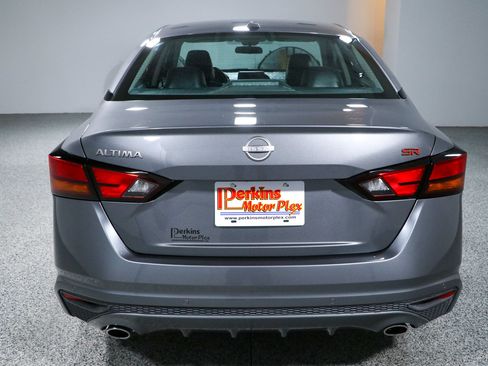 Used 2024 Nissan Altima 2.5 SR FWD image 8