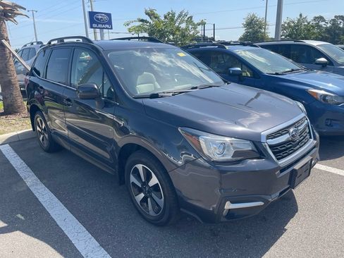 Used 2018 Subaru Forester 2.5i Limited AWD/4WD image 3