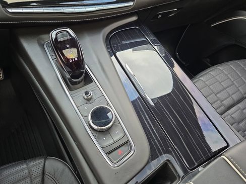 Used 2023 Cadillac Escalade ESV V w/ LPO, Floor Liner Package AWD/4WD image 31