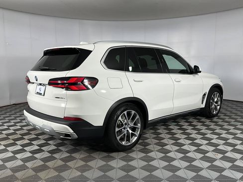 Used 2026 BMW X5 xDrive50e w/ Premium Package AWD/4WD image 25