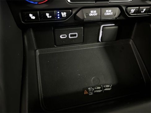 Used 2023 Chevrolet Suburban High Country image 70