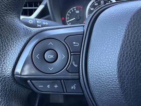 Used 2022 Toyota Corolla LE image 25