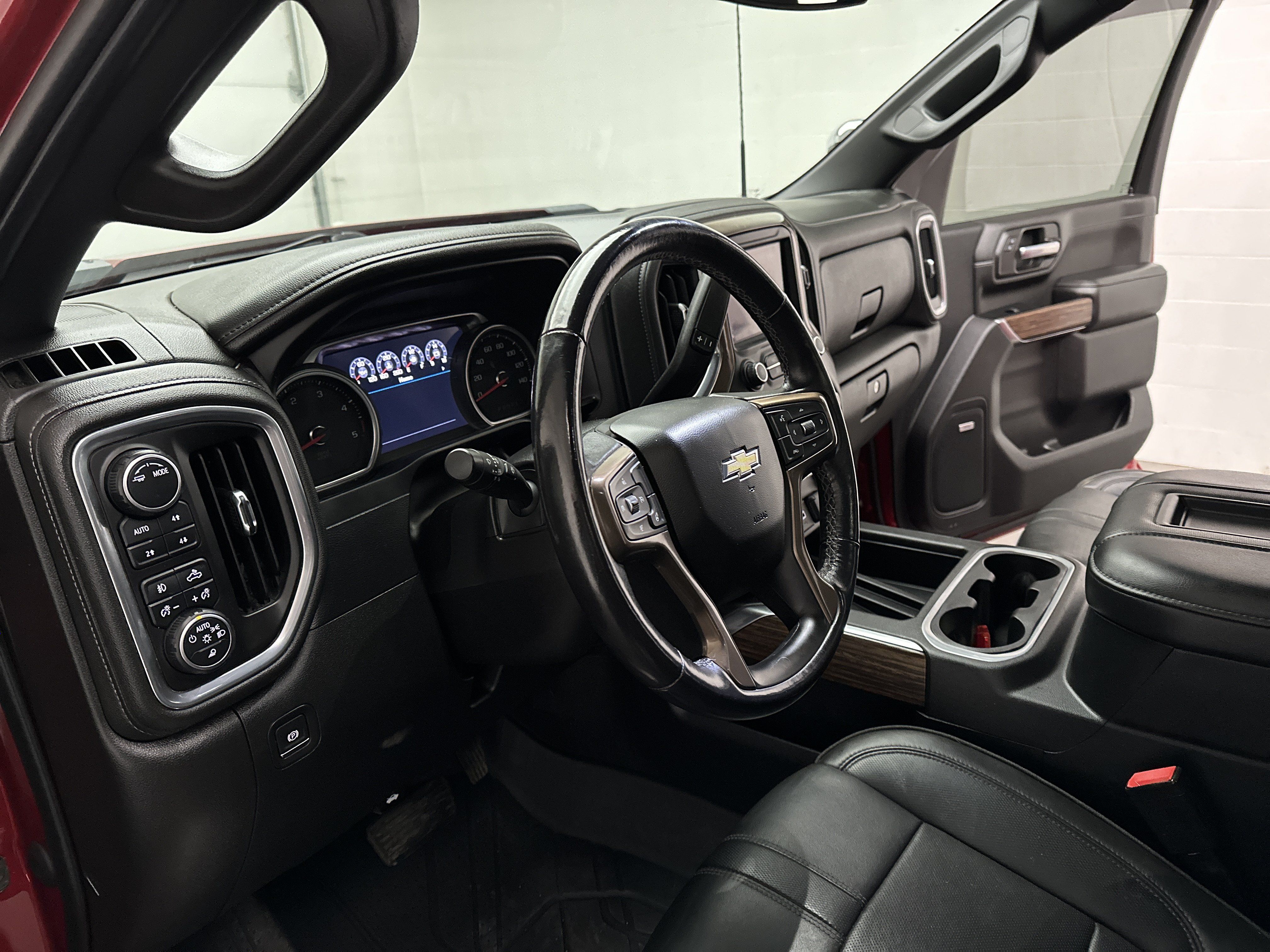 Used 2022 Chevrolet Silverado 3500 High Country AWD/4WD image 22