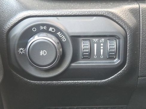 Used 2022 Jeep Wrangler Unlimited Sport AWD/4WD image 23