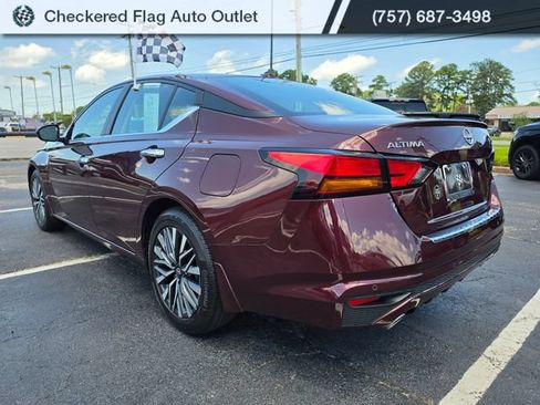 Used 2023 Nissan Altima 2.5 SV w/ SV Premium Package FWD image 3