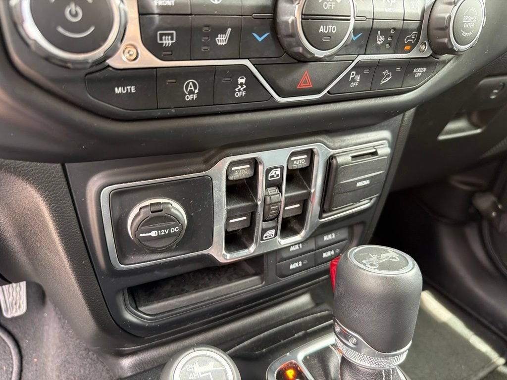 Used 2019 Jeep Wrangler Unlimited Sahara AWD/4WD image 25