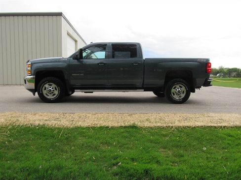Used 2015 Chevrolet Silverado 2500 LT w/ Z71 Package, Off-Road AWD/4WD image 7