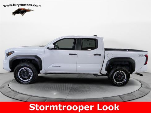 Used 2024 Toyota Tacoma TRD Sport image 3