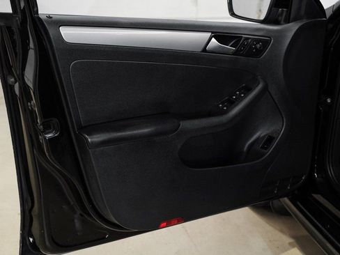 Used 2017 Volkswagen Jetta SE image 47