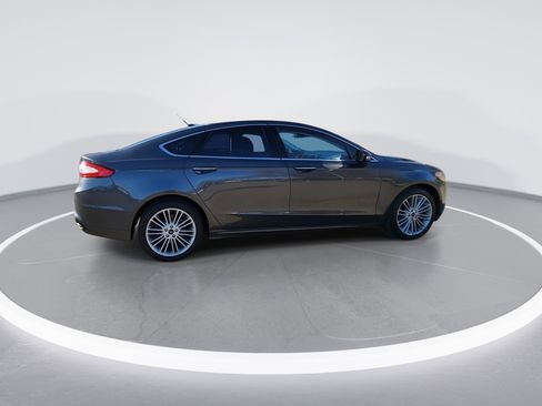 Used 2015 Ford Fusion SE w/ Equipment Group 202A image 2