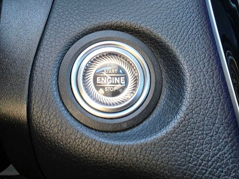 Used 2020 Mercedes-Benz GLC 300 4MATIC image 33