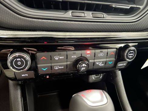 New 2026 Jeep Compass Limited AWD/4WD image 15