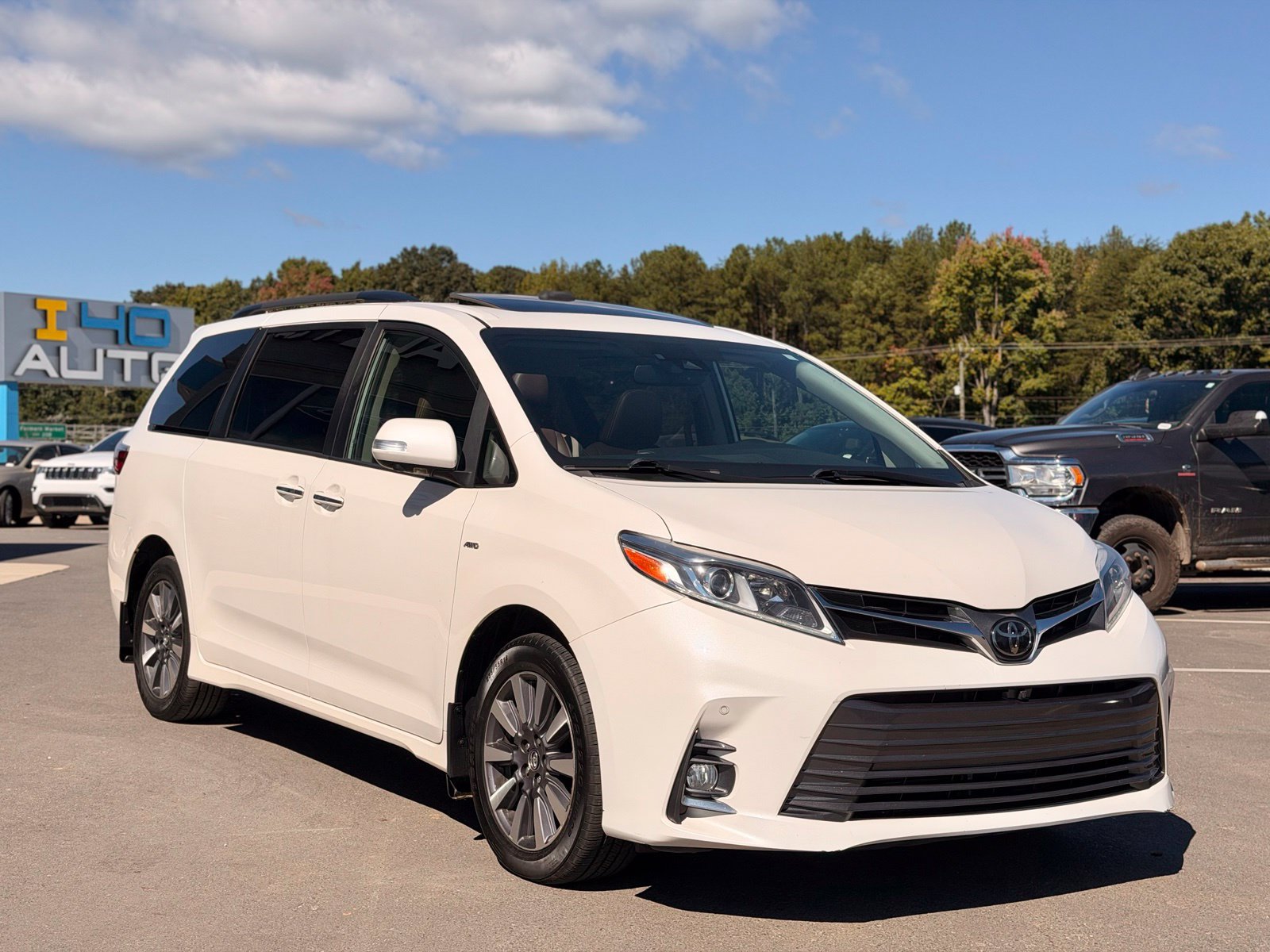 Used 2020 Toyota Sienna XLE Premium AWD/4WD image 6