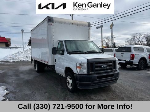 Used 2024 Ford E-450 and Econoline 450 Super Duty w/ Power Windows & Locks Group RWD image 3
