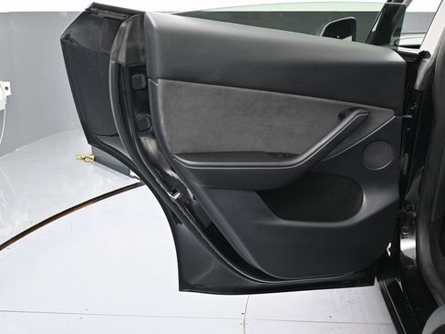 Used 2023 Tesla Model Y Long Range image 42