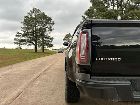 Used 2020 Chevrolet Colorado ZR2 AWD/4WD image 8