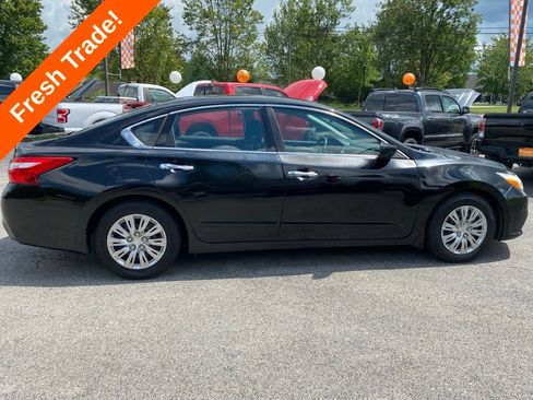 Used 2016 Nissan Altima 2.5 S w/ Power Driver Seat Package FWD image 11