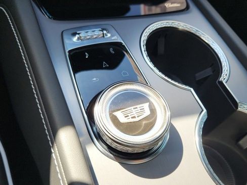 Used 2026 Cadillac Vistiq Platinum image 30