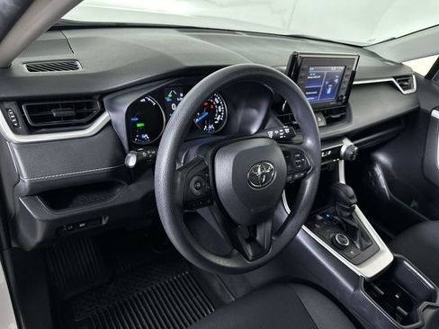 Used 2022 Toyota RAV4 LE AWD/4WD image 10