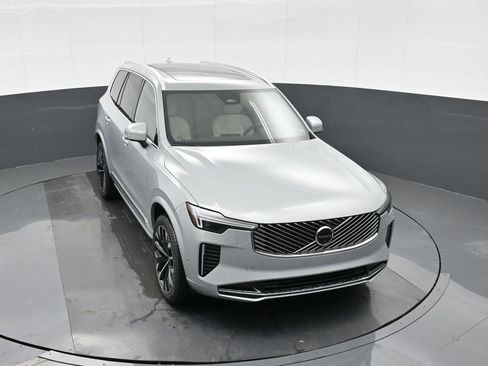 New 2026 Volvo XC90 B6 Plus w/ Protection Package Premier image 21