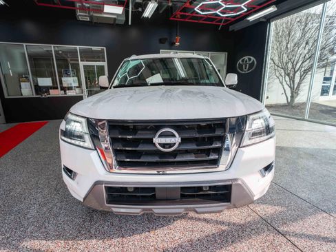 Used 2024 Nissan Armada SL w/ Captain's Chairs Package image 6