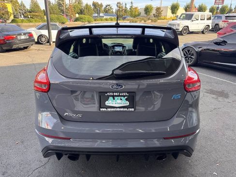 Used 2017 Ford Focus RS AWD/4WD image 5
