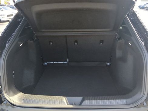 Used 2024 Volkswagen ID.4 2WD image 9