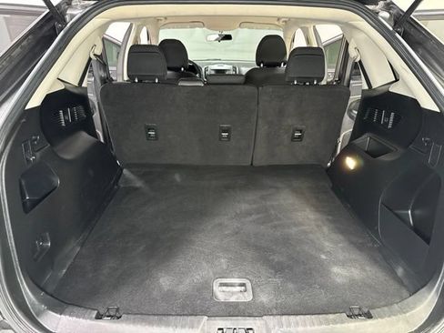 Used 2018 Ford Edge SE FWD image 23