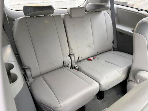 Used 2014 Toyota Sienna Limited image 9