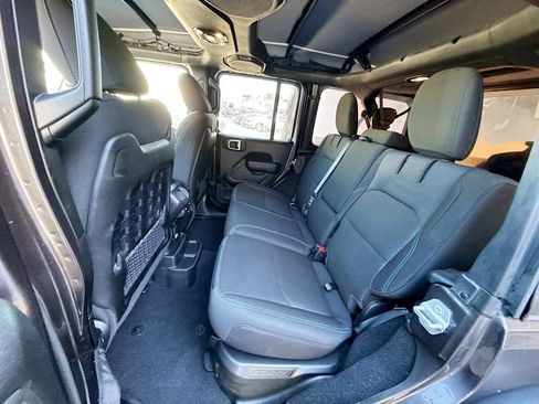 Used 2022 Jeep Wrangler Unlimited Rubicon 4xe image 27