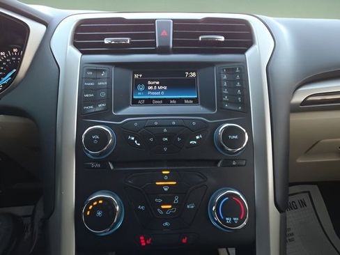 Used 2015 Ford Fusion SE w/ Equipment Group 202A image 32