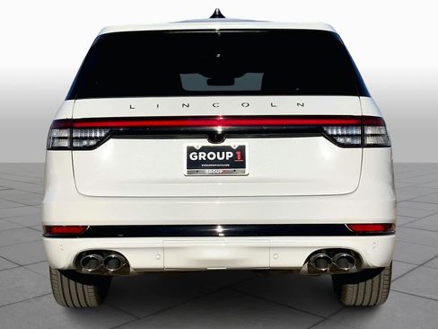 New 2026 Lincoln Aviator Reserve w/ Jet Appearance Package image 4