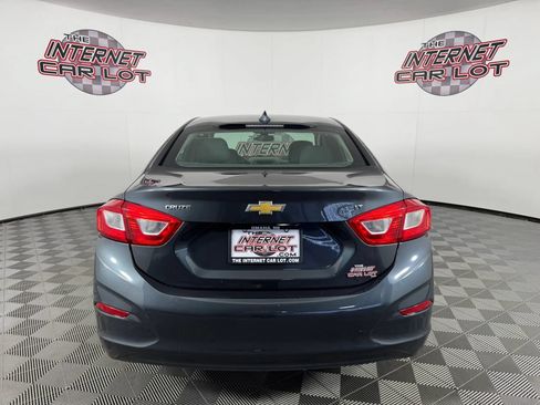Used 2017 Chevrolet Cruze LT FWD image 6