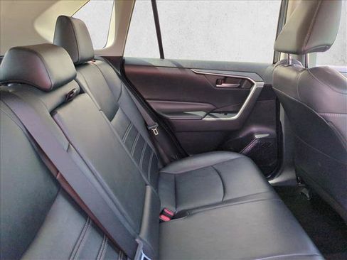 Used 2019 Toyota RAV4 XLE Premium FWD image 20