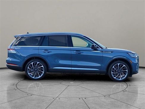 New 2025 Lincoln Aviator Reserve image 13